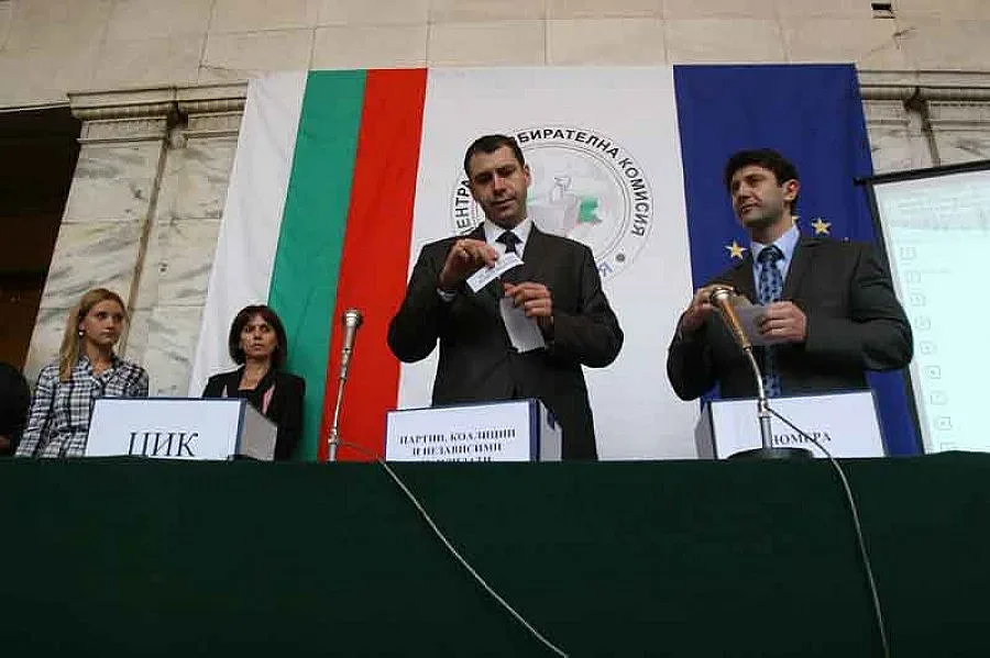 Росен и Фандъкова с № 2 за вота