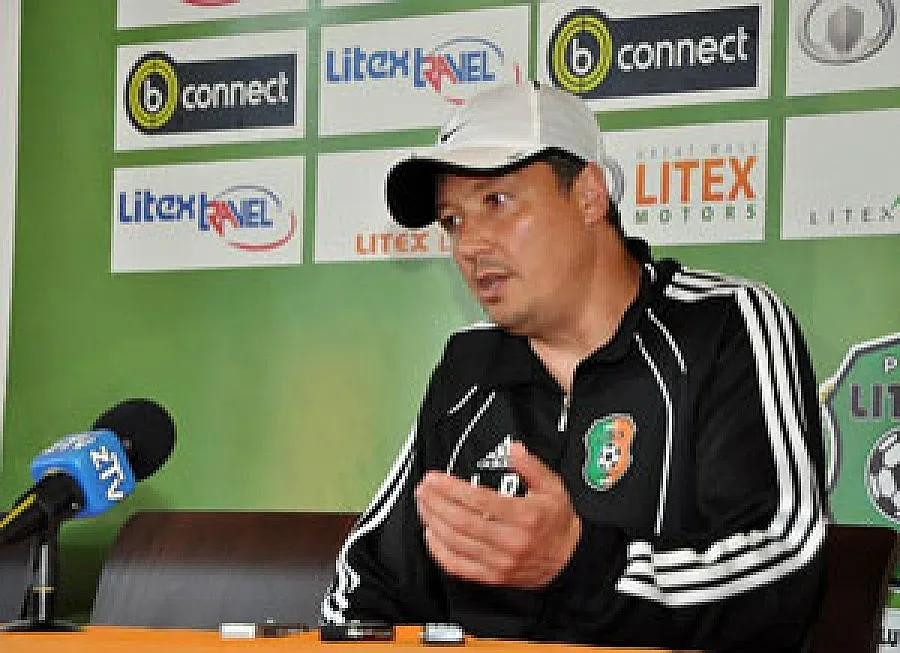 Любо Пенев сяда на преговори с БФС