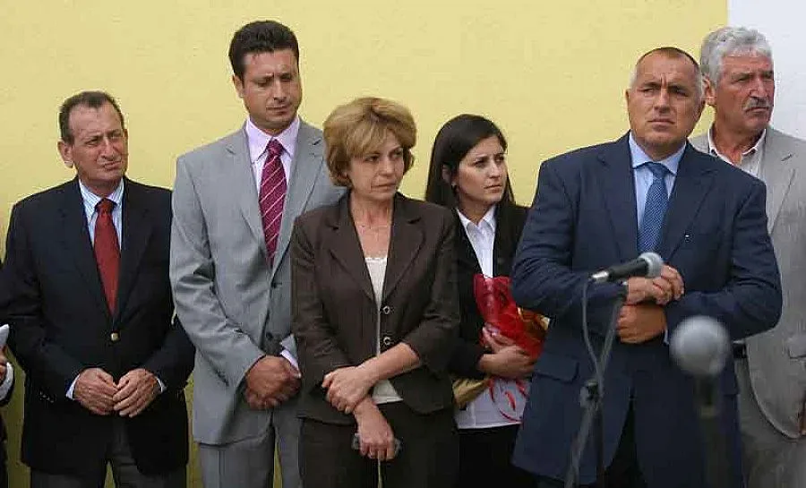 Премиерът хвали готвачки в Банкя