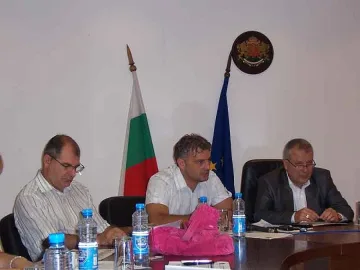 Режат лентата на два пътя в Пловдивско