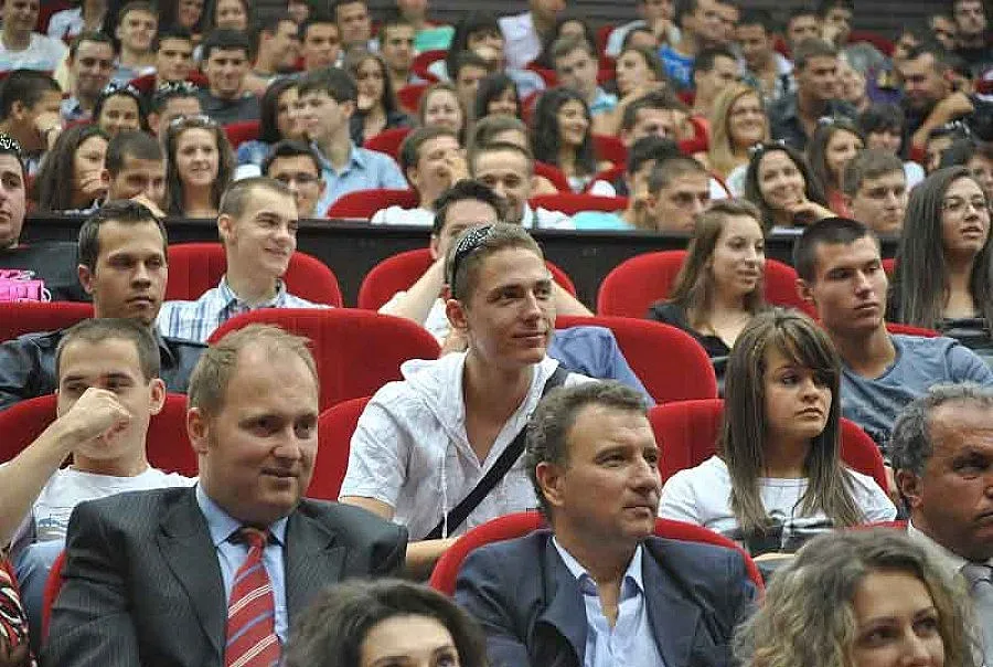 Само в УНСС изпити за всички специалности