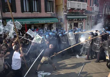 Протести сковаха Франция и Италия