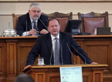 Скандал в парламента за зебра и трева