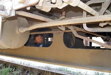 Спипаха 9 чужденци, скрити сред тръби