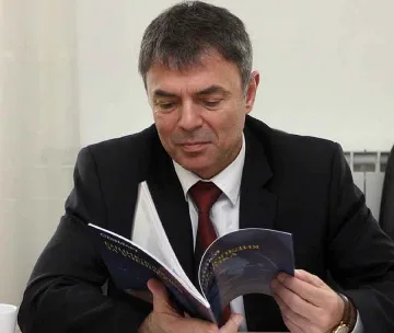 Всяко школо с "Британика"