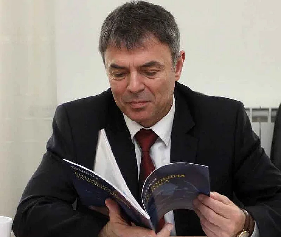 Всяко школо с "Британика"