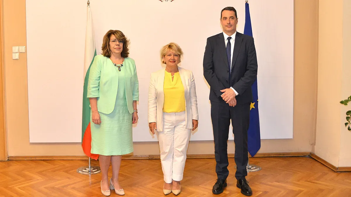 Възобновяване на фериботна линия до съседна страна. Ще го бъде ли?