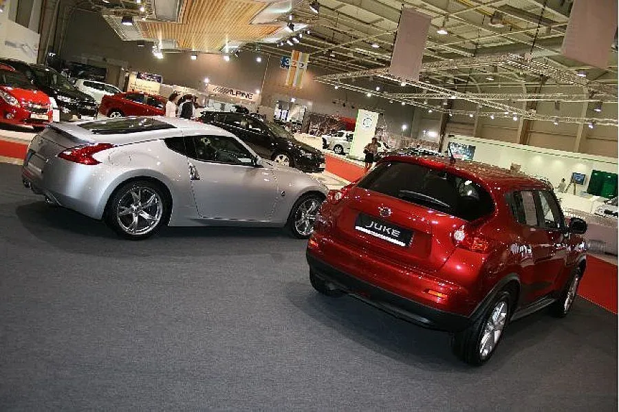 Grand auto 2011 започна със сделки и шампанско