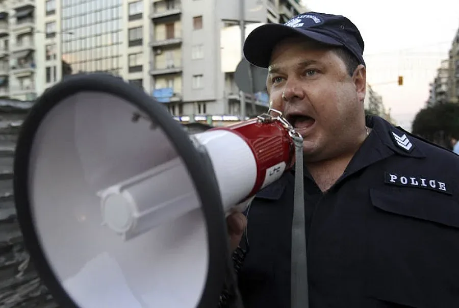 Еврозоната отново притеснена от фалит на Гърция