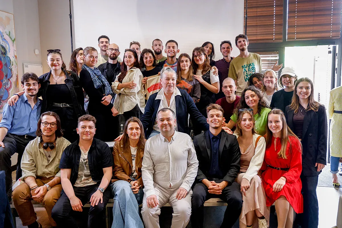 Как студенти от НАТФИЗ променят картинката