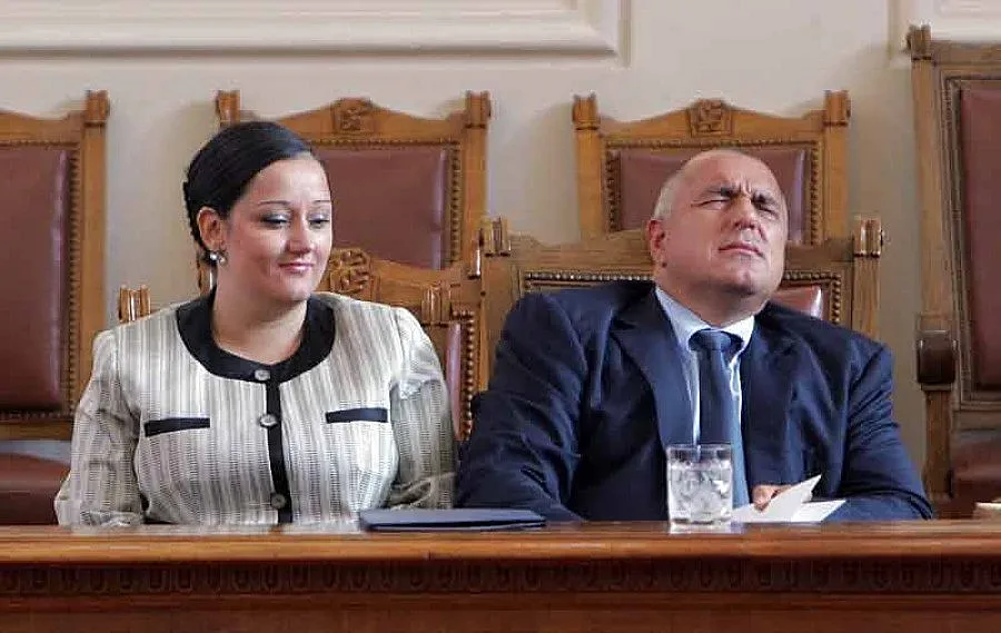 Павлова се закле пред депутатите и Бойко