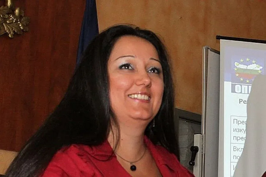 Лиляна Павлова сяда в креслото на Плевнелиев