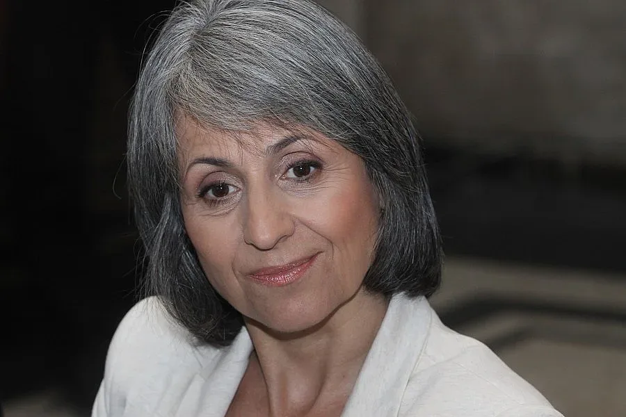 Маргарита Попова няма да подава оставка