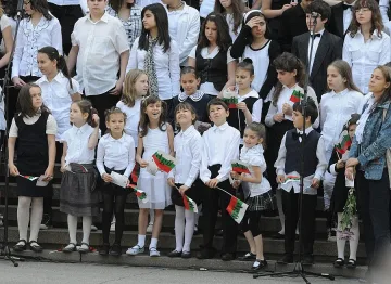 Първолакът излиза 150 лева