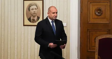 Горещ политически ден. Президентът връчва първия мандат за кабинет
