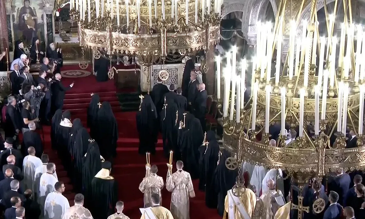 Драма пред новия патриарх. Министър спасява известен мъж