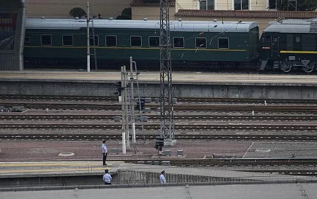 Брониран влак кара Ким Чен Ир в Русия