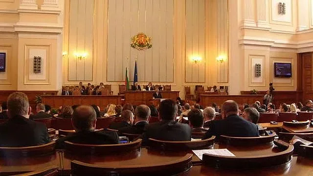 12 независими подкрепят премиера на вота