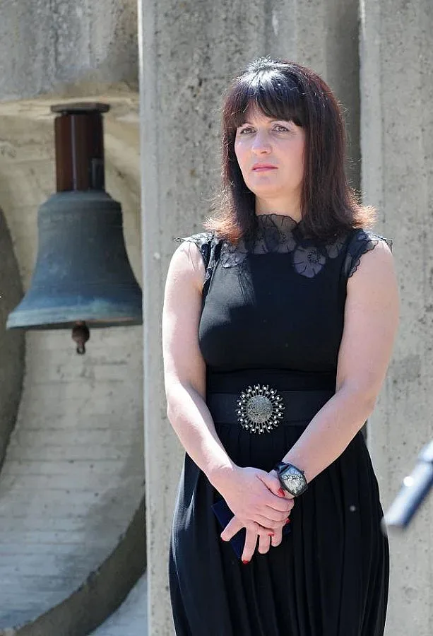 Жени Живкова още се чуди за президент