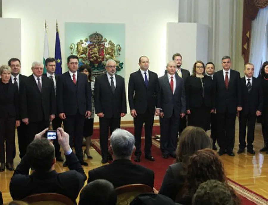 Офицер пострада при взрив в Челопечене