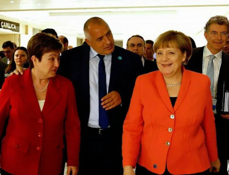 Експерт: Не сме изолирани от световната криза