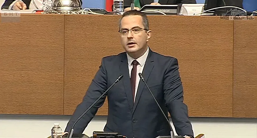 "Възраждане" плаши с руски военен удар по България