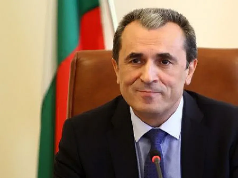 Котоошу прекъсна черната серия