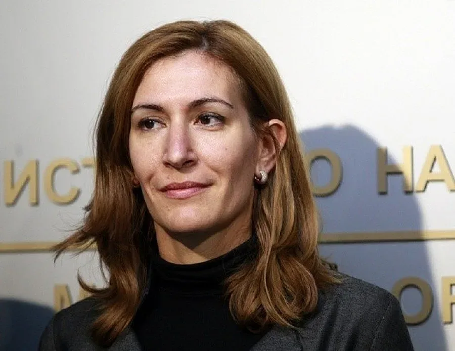 Шофьор блъска тийнейджър и бяга