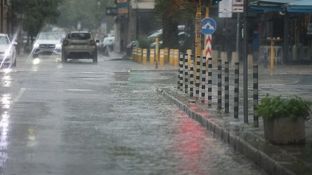 Синоптиците предупреждават! Градушки дебнат райони от България