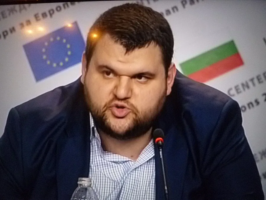 Лъжат източноевропейци с мними работни места