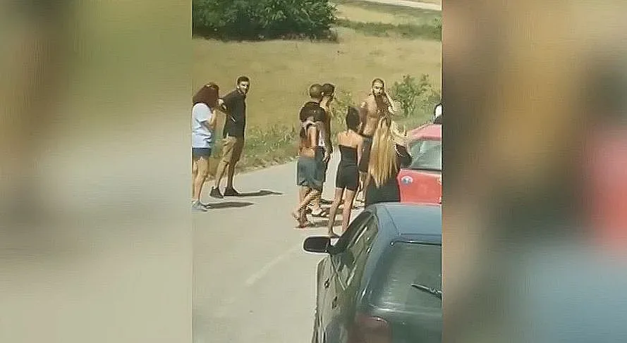 След ромски побой над автобусен шофьор, съдът пусна виновниците