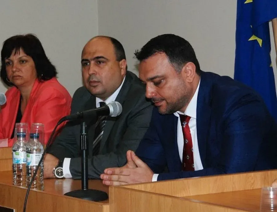 Драснаха клечката на адвокатска кола