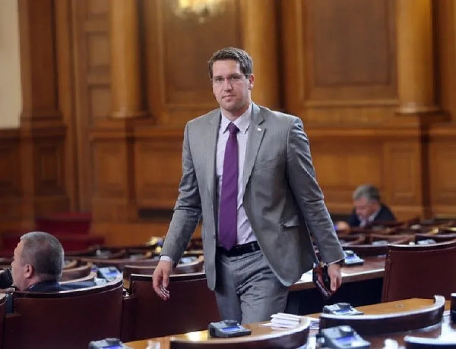 100 волейболистки и зрители викаха за Станка Златева в София