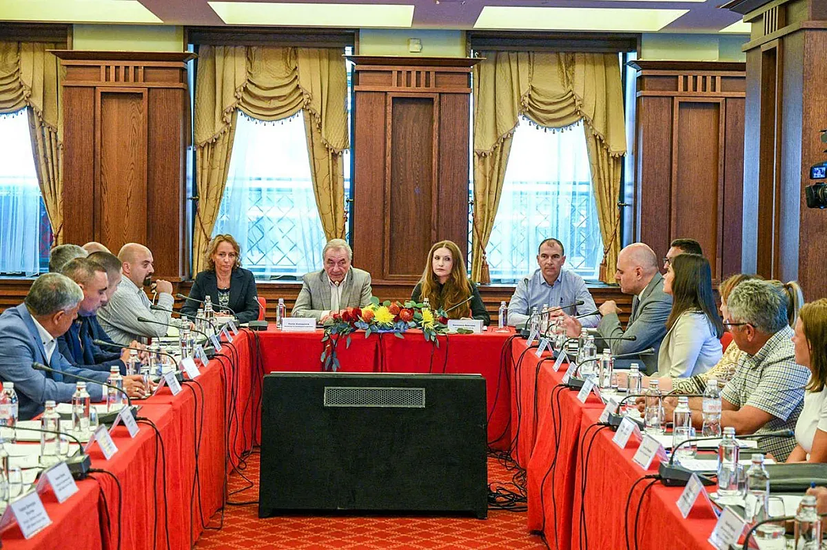 Министър Карадимов: ББР ще обслужва предприятия от отбранителната индустрия