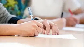 Седем не успяха да препишат на матурата по БЕЛ