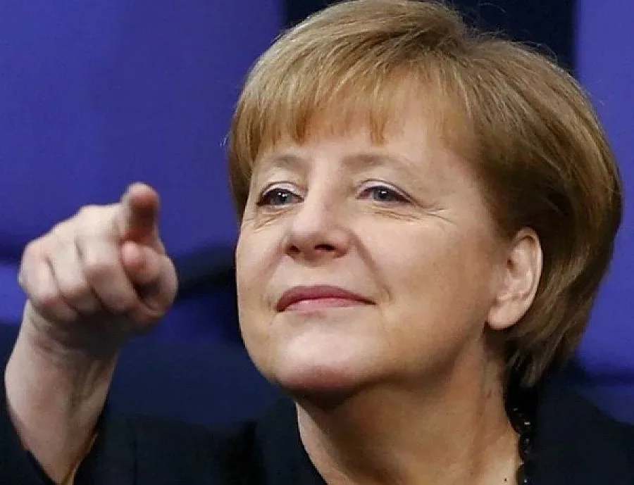 19-годишен без книжка с три акта за катастрофи