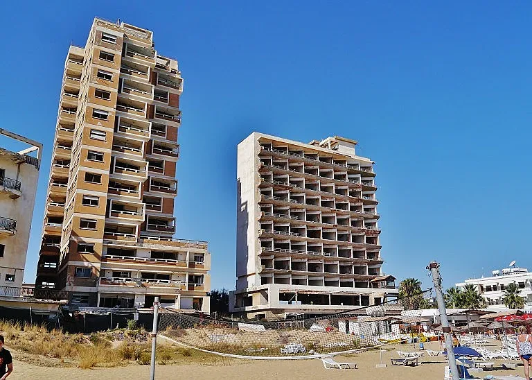 10 милиарда превръщат град в "Лac Beгac нa Cpeдизeмнo мope"