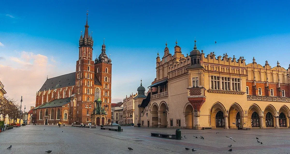 Пияни чуждестранни туристи превзеха град - историческа перла