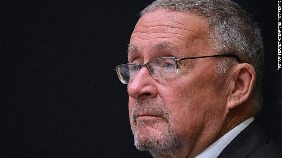 Щракнаха белезници на Стойчо Лудия