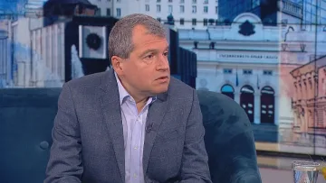 Без милост! Тошко Йорданов циментира Кирил Петков