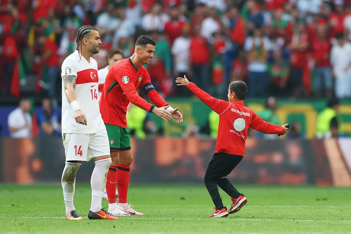 Бруно Фернандеш и Роналдо убиха интригата между Турция и Португалия