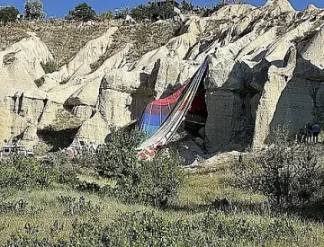 Кошмар в Кападокия! Туристи треперят в балон
