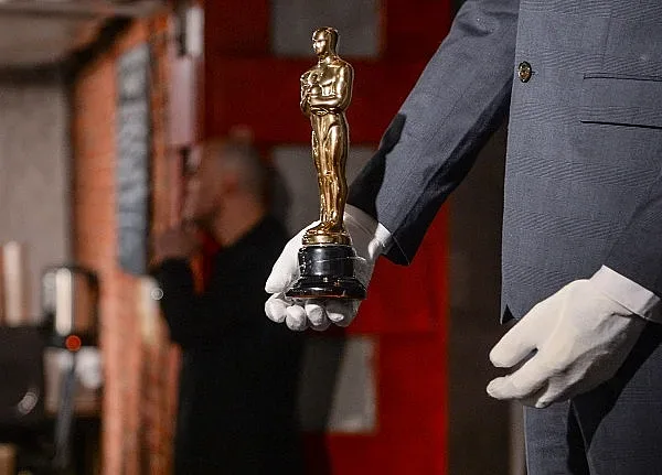 Пълен потрес! Оскарите вече няма да са за жени и мъже