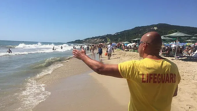 След паниката от РЗИ! Министър разкри истината за морската вода