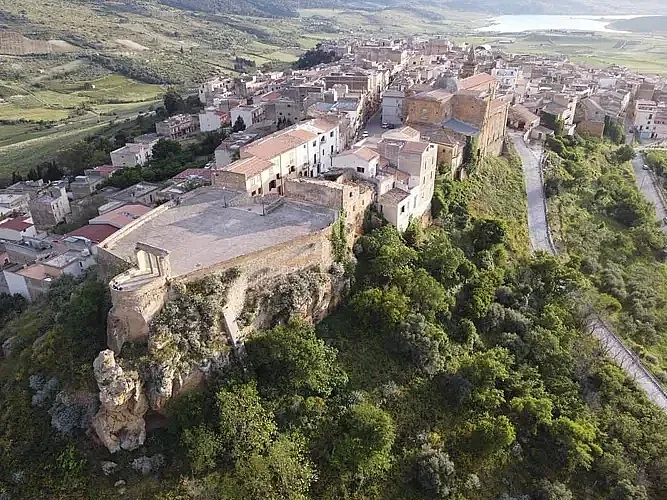 Невиждано! Изоставени къщи се продават за €3