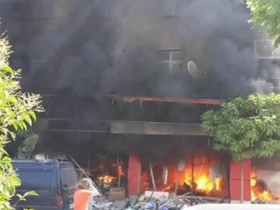 Сграда затрупа 19 души в Техеран