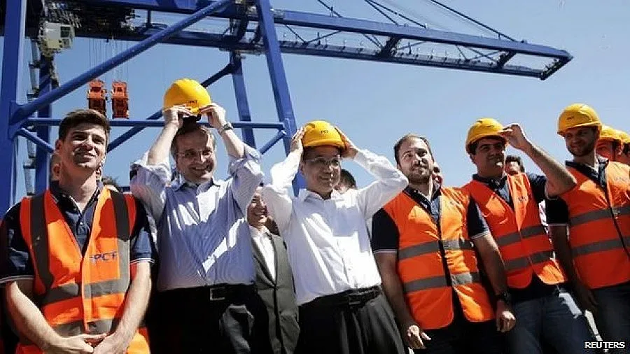 Спуснаха за последно флага на подводница „Надежда”