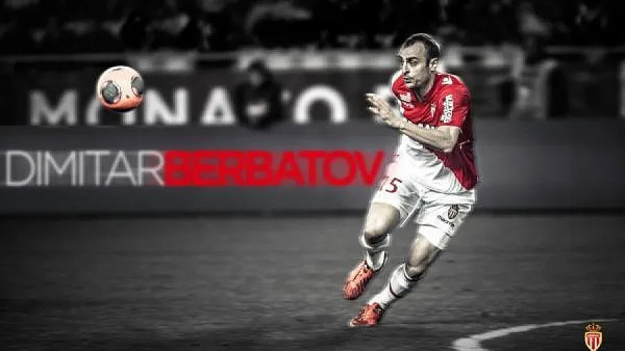 Барселона купува Адебайор