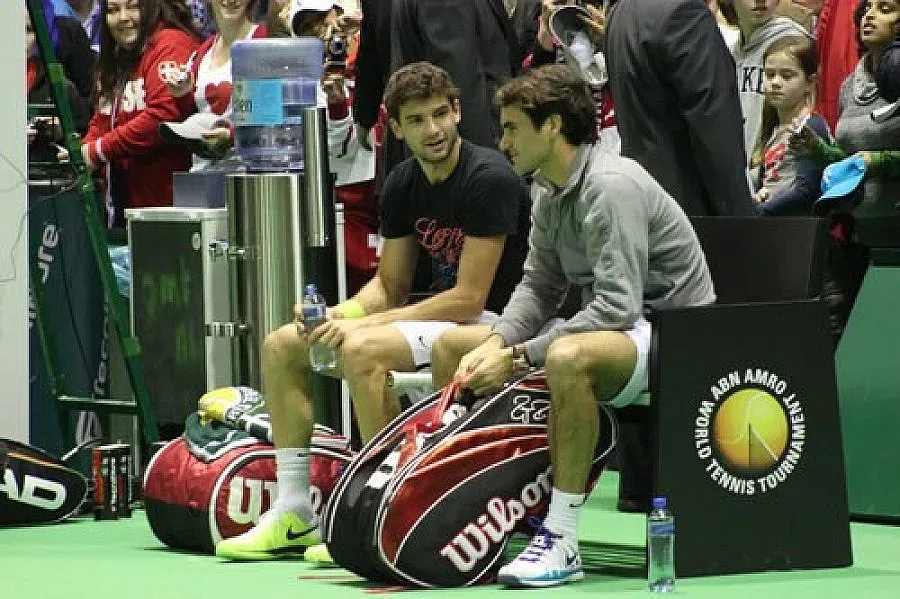 Почина дизайнерът Ив Сен Лоран