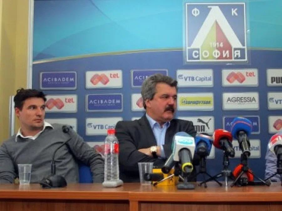 100 автобусни фирми спират работа за 3 часа